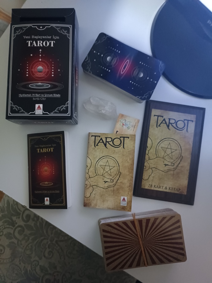 Ücretsiz tarot falı bakıyorum, ilk 10 kişi hangi açılımı seçmek ister?