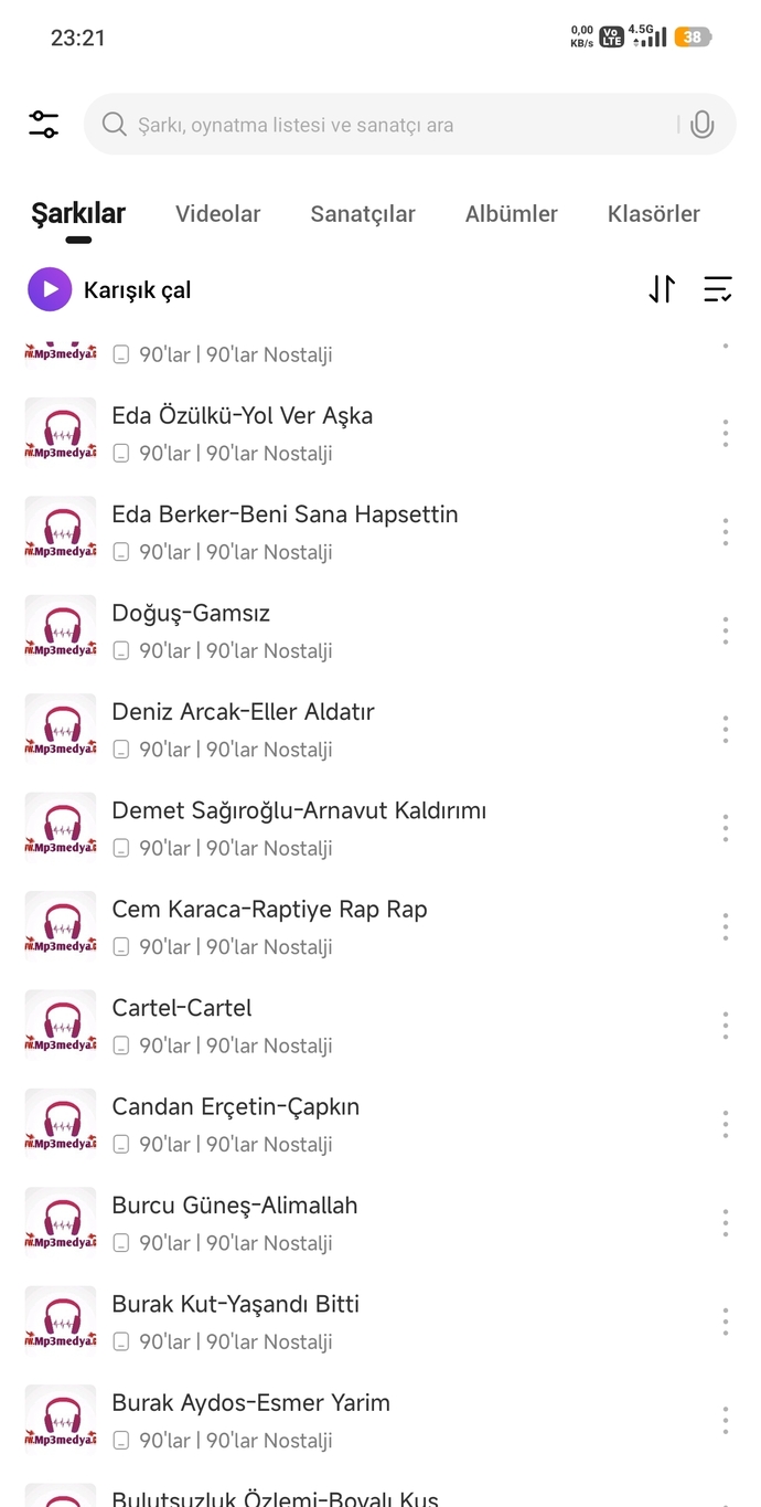 90’larda bir salıncaktasın, ne dinliyor olurdun?