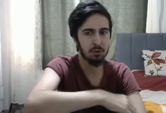 Bu kişi zayıfmı, aşırı zayıfmı (saçlara takılmayın 3 aydır banyo yok)?