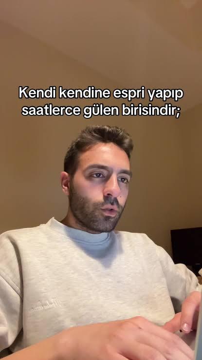 Kendi kendinize espri yapıp güler misiniz?