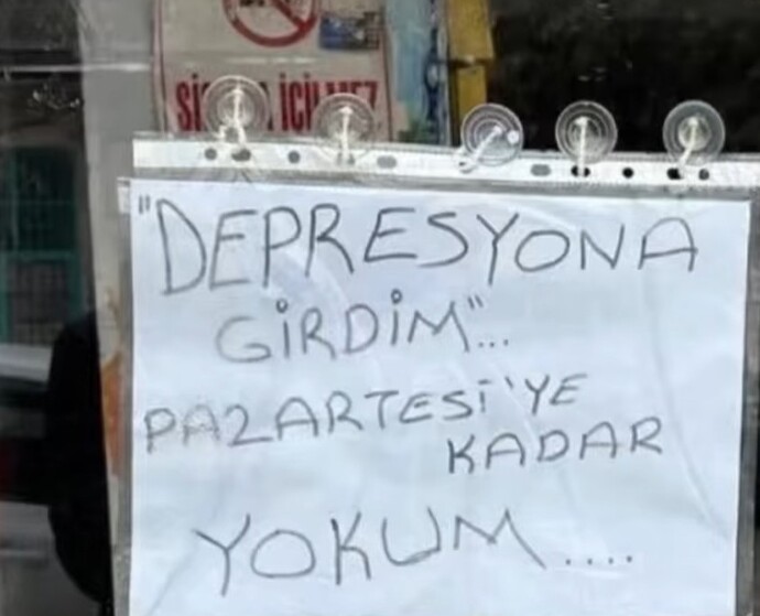 Geceye depresif bir şarkı bırakır mısınıız?