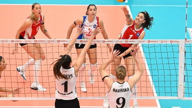 Sevgililer gününde sevgili ile voleybol maçına gidilir mi?