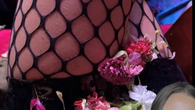 Serenay Sarıkaya bu fotoğrafı yüzünden linç yiyor şaka mı?