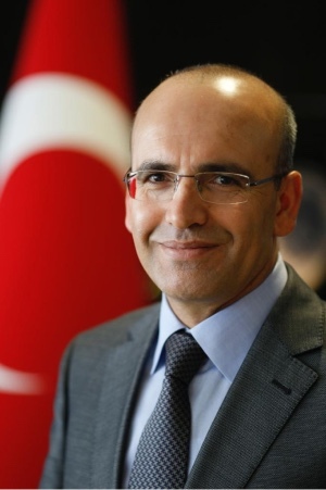 Adalet bakanı ve iç işleri bakanı değişti sizce Ekonomi bakanı neden değişmedi?