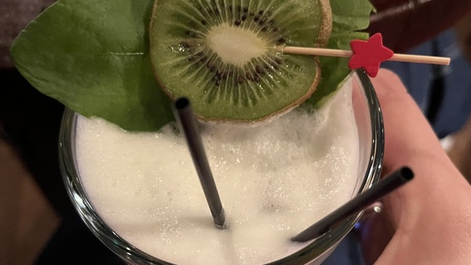 Kime kuzu kulağı kokteyl ısmarlayayım?