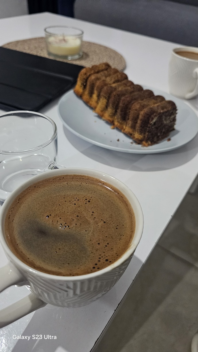 Kahveyi sade mi içersiniz orta mı?