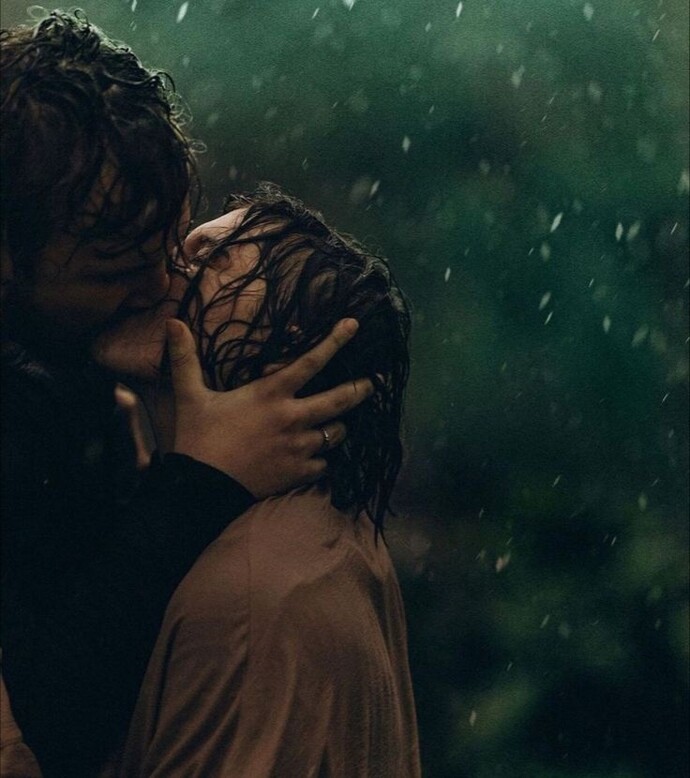 Yağmur altında sevgiliyle sırılsıklam olmak romantik midir?