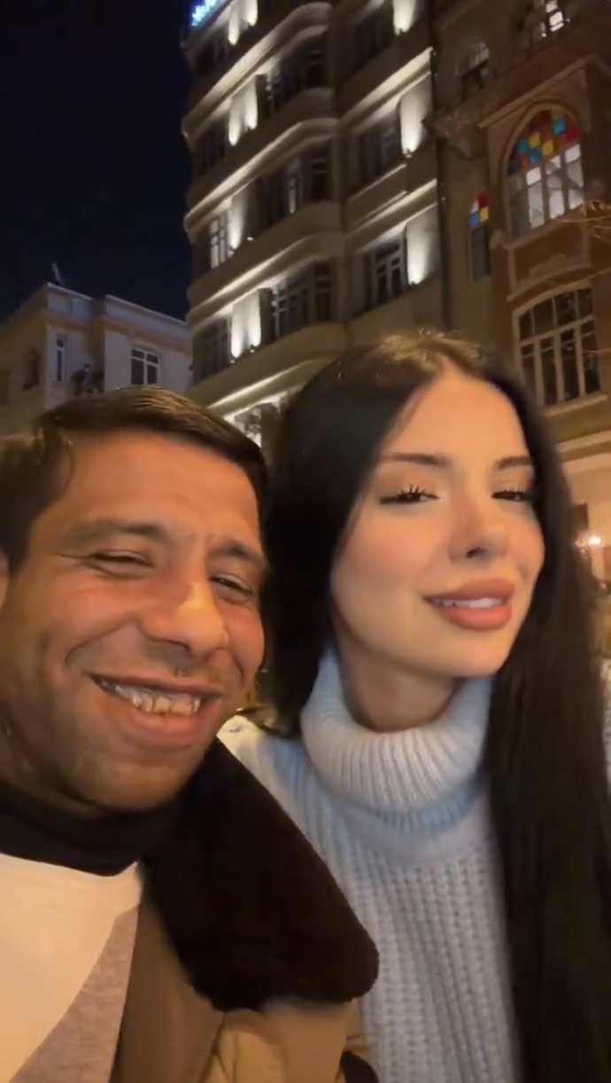 Kara gozlu cingenem asik oldum ben sana 🥰🥰🥰 nasilll?