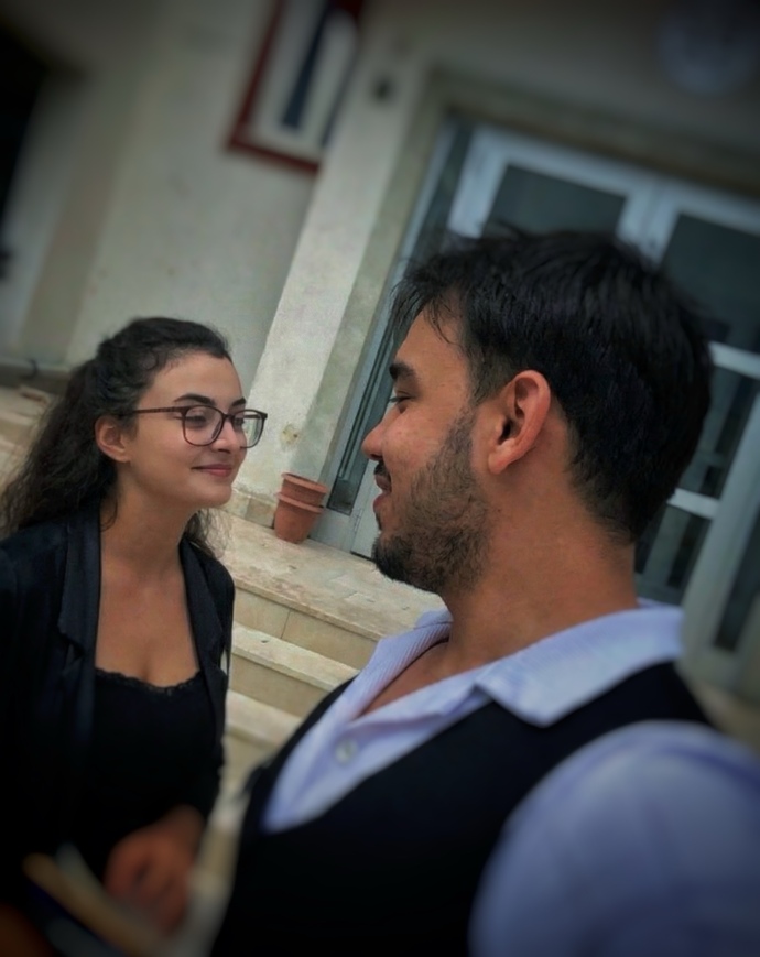 Sanal ilişkilerde bağ kurduğumuz kişi gerçekten karşımızdaki insan mı, yoksa kafamızda yarattığımız versiyonu mu?