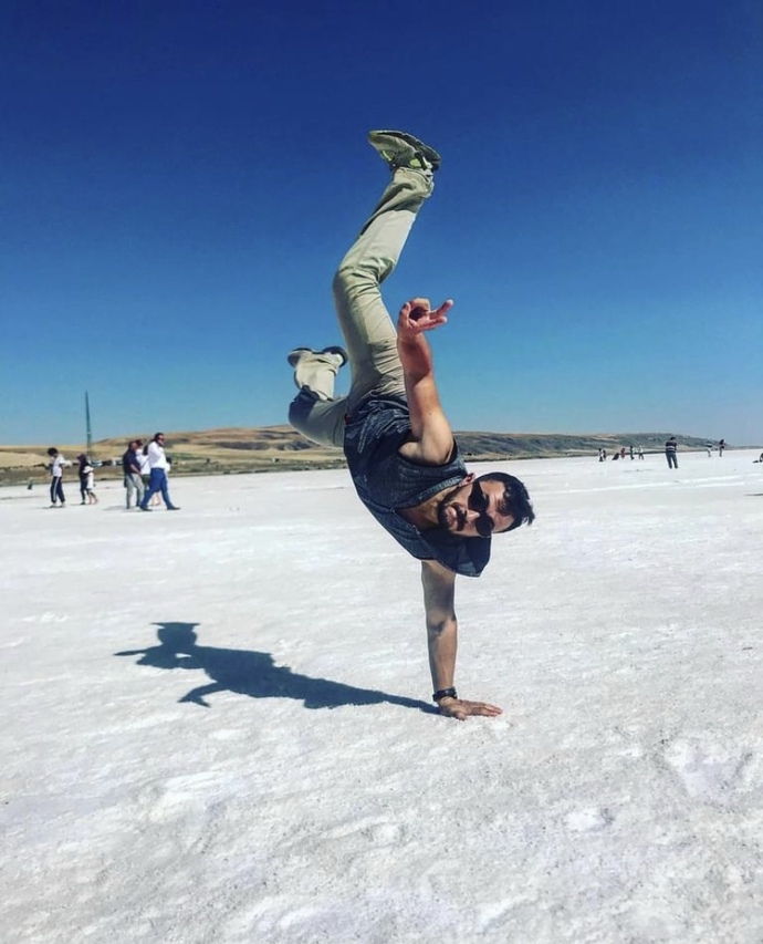 Şu spor salonlarına neden spora uygun olmayan kıyafetler ile geliyorsunuz?