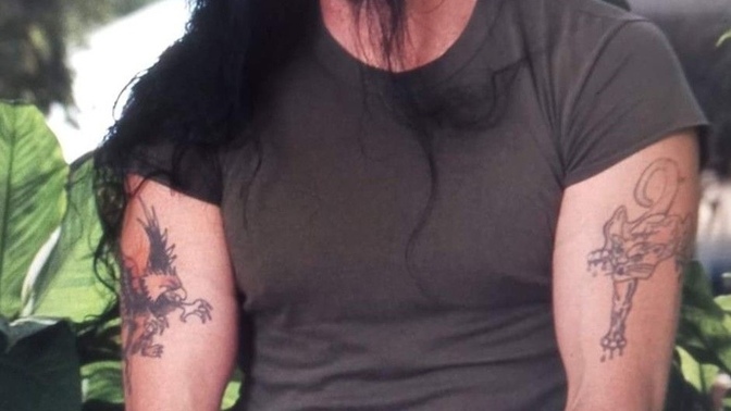 Bence goth metalin en yakışıklı solisti Peter Steele. Sizce?