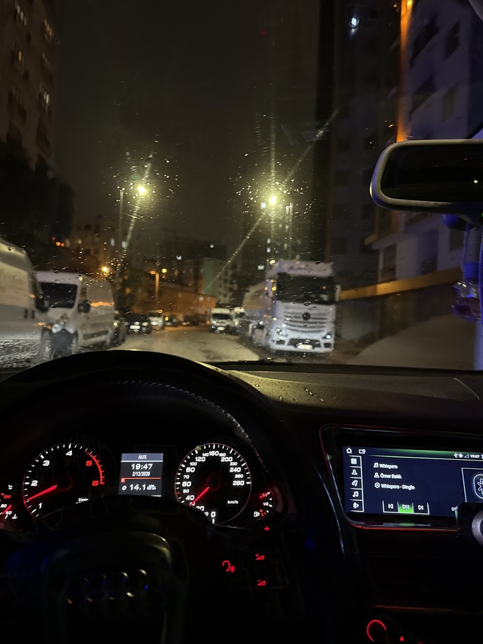 Yağmurlu havada araba sürmeyi sever misiniz?