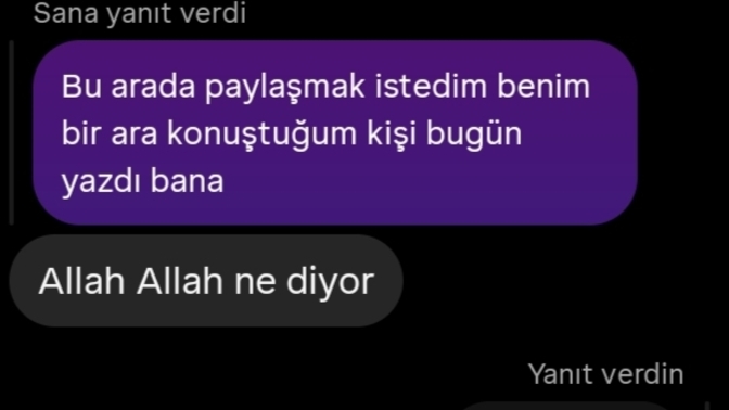 Flörte eski sevgilim yazdı dedim, tepkisi çok sakin kaldı sizce ne yazmalıyım?