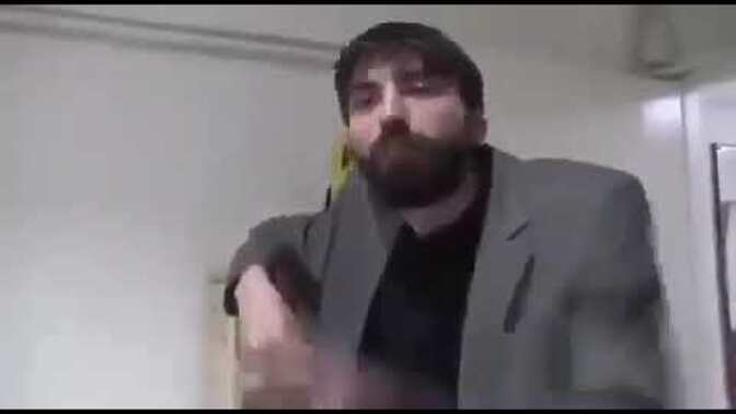 Komik olmak mı ciddi olmak mı?