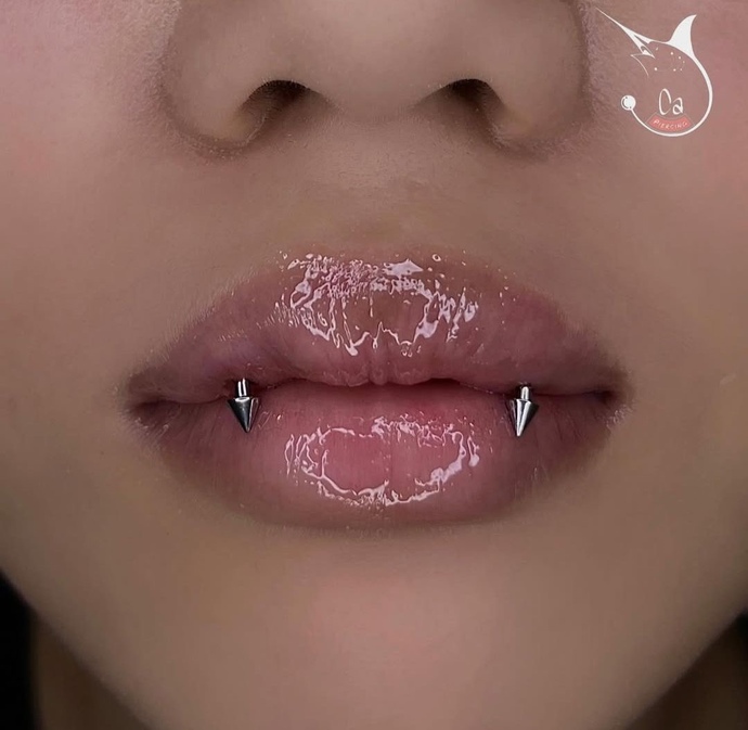 Kitty Fangs piercing ne kadar acıtır?