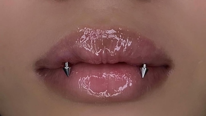 Kitty Fangs piercing ne kadar acıtır?