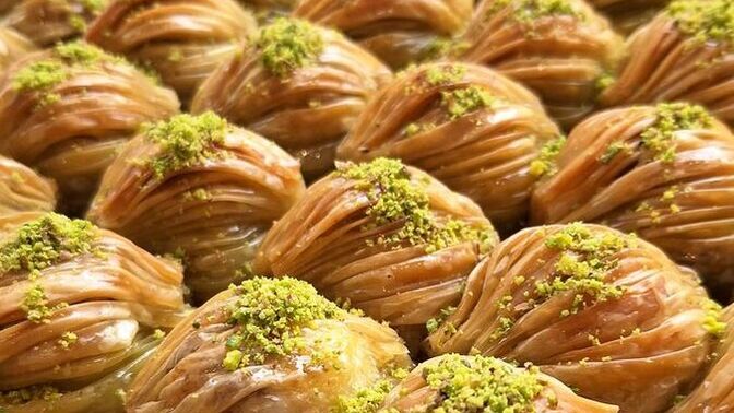 Fıstıklı baklavayı mı, cevizli baklavayı mı daha çok seviyorsunuz?