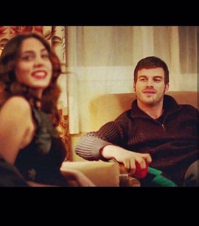 Türk dizi tarihinin aşkına en sadık erkek karakteri sizce hangisi ?