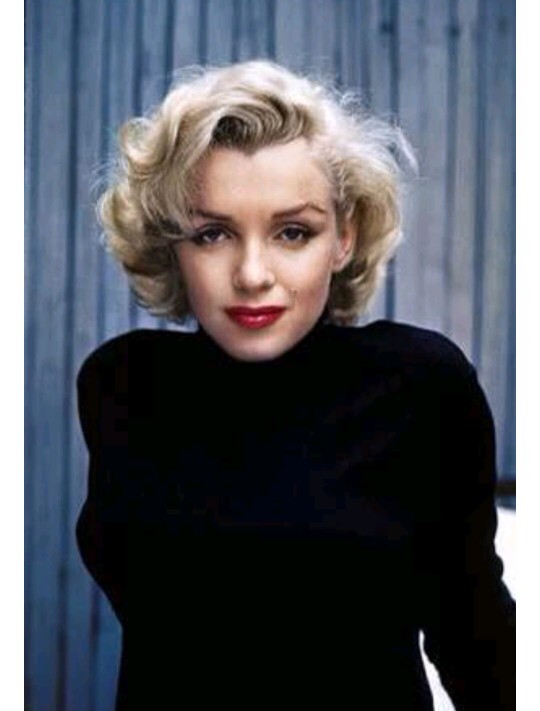 Saçlarımı Marilyn Monroe saçı yaptırsam mı?