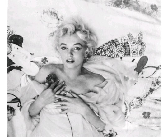 Saçlarımı Marilyn Monroe saçı yaptırsam mı?