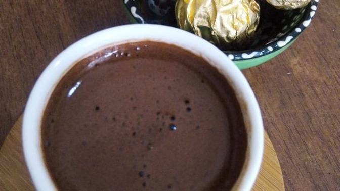 Herkes sevgilisiyle takılırken yalnız kalanlar ne yapıyor, kahve mi içiyor 😀?