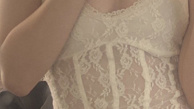 İç çamaşırı gibi görünen body, korse ya da braleti dışarıda nasıl kombinlerim?