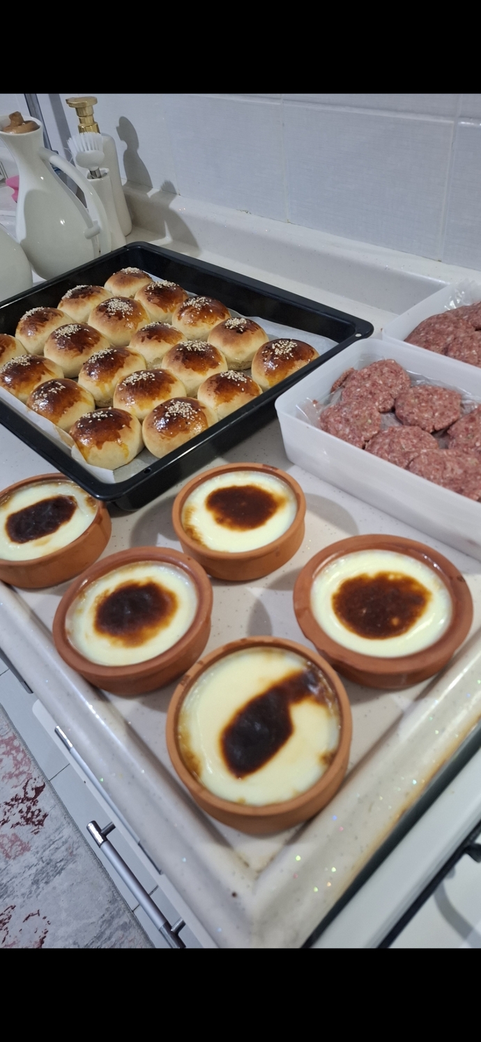Börek pişerken mutfaktan ayrılamayanlar var mı, siz de benim gibi bekçi moduna giriyor musunuz 😵💫?