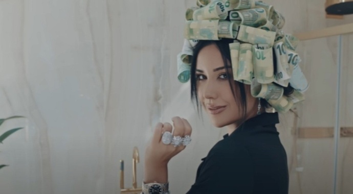 Sürekli beni kopyalayan kadınlar neden taklitçilik yapar, bunun psikolojisi ne?