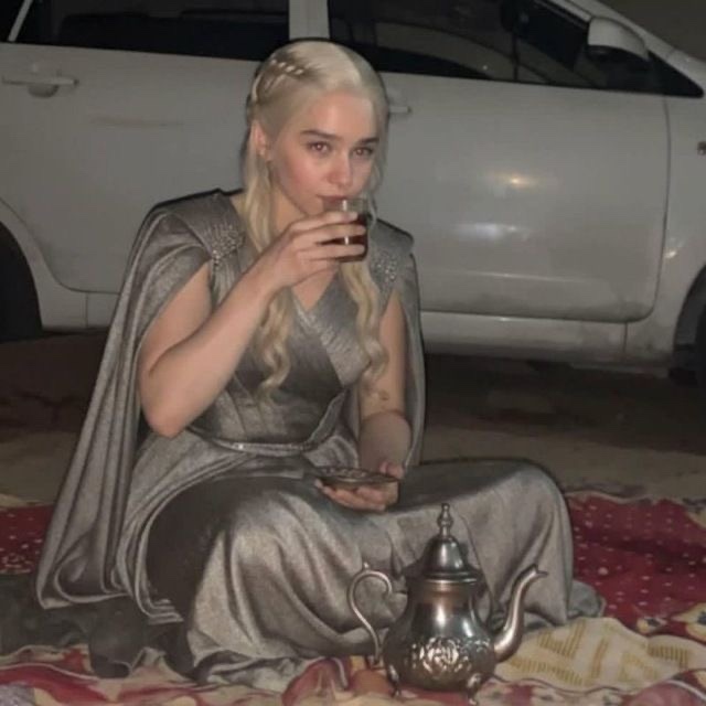 Benimle çay içmek isteyen var mı?