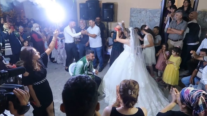 Sokak düğünü yapmak mı, sade nikah mı?