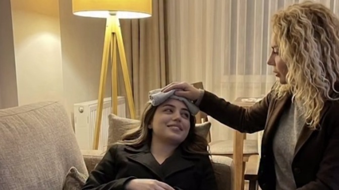Instagram’da yapay zeka ile üretilen sahte hesapları, kadın görsellerini nasıl anlıyorsunuz 😂?