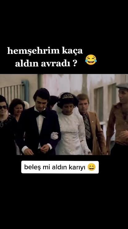 Yeni evlenen çiftlere hayırlı olsun güle güle kullan denir mi?