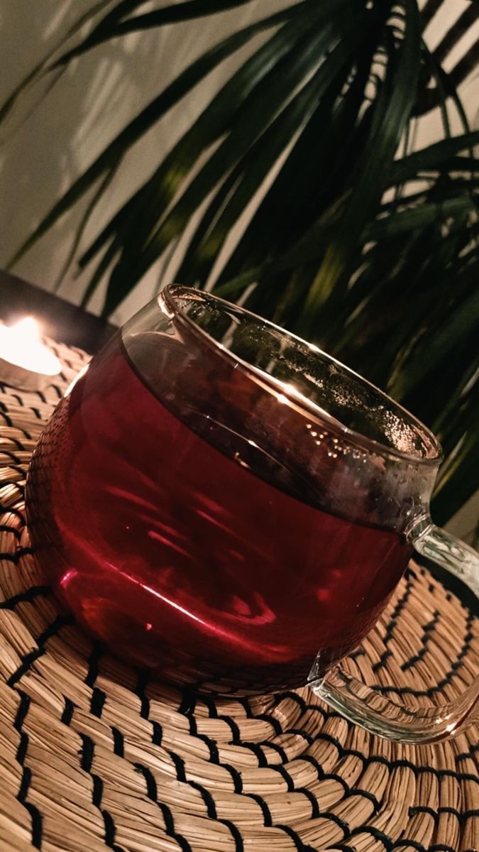 Çay yaptım taze taze içiyor musunuz yoksa kahveci misiniz?