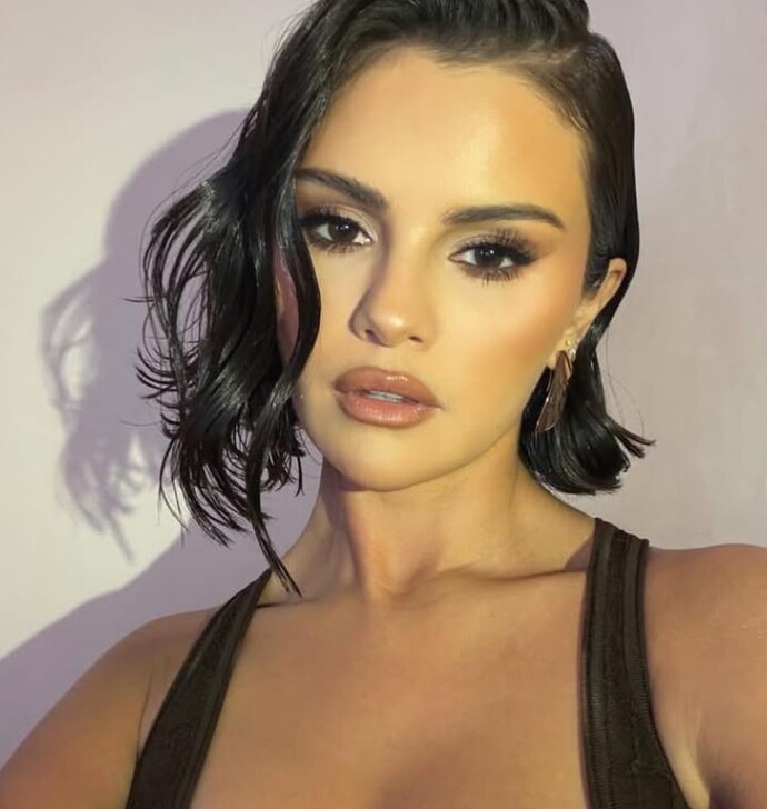 Selena Gomez makyaj konusunda güzellik ikonu seçilebilir mi?