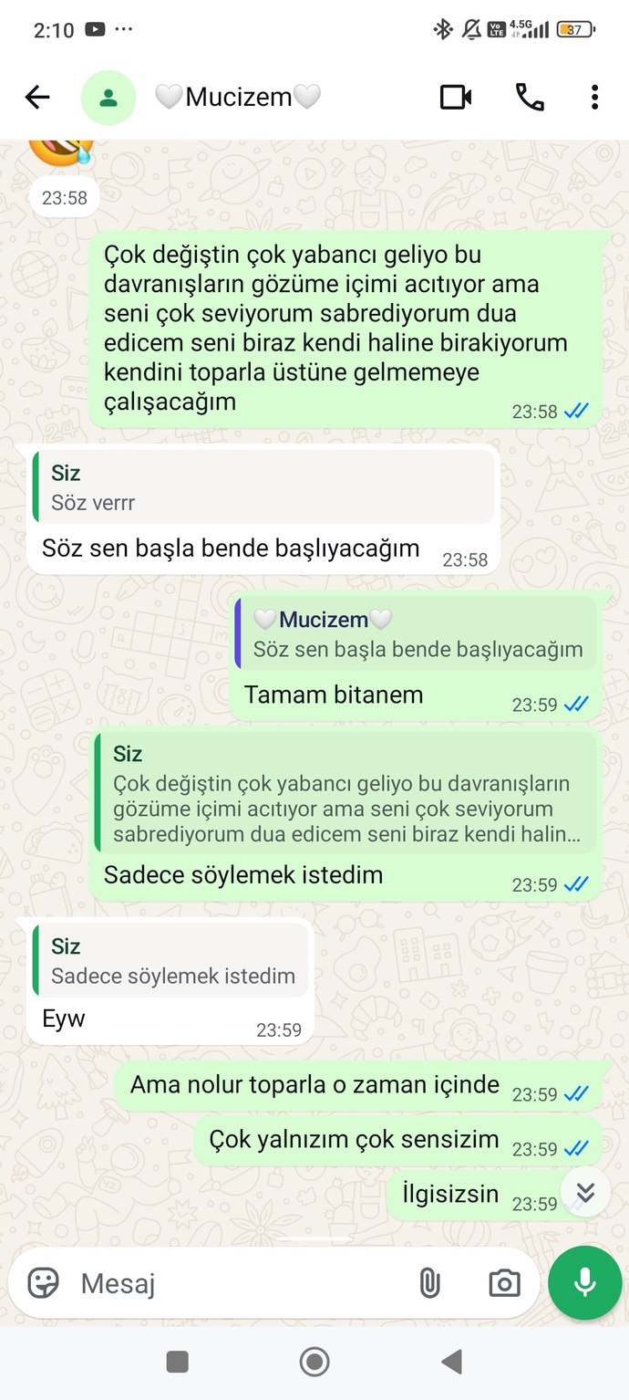 Sevgilim illegal hayata döneceğini söyleyip beni itti, ayrılmakla doğru mu yapıyorum yoksa beklemeli miyim?