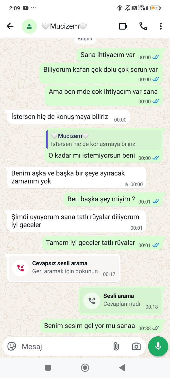 Sevgilim illegal hayata döneceğini söyleyip beni itti, ayrılmakla doğru mu yapıyorum yoksa beklemeli miyim?