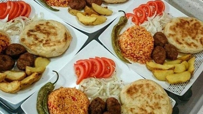 Tuzsuz yemek mi şekersiz tatlı mı?