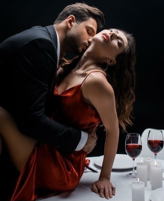 Sevişirken partnerinin yüz ifadesi mi seni daha da ateşler, çıkardığı sesler mi 😏 ?