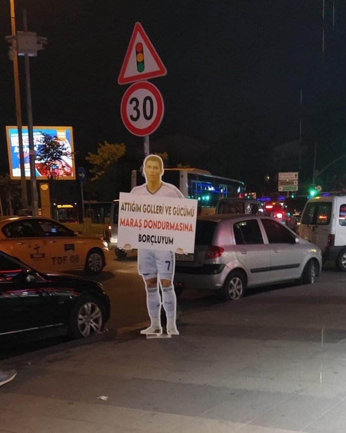 Kışın dondurma yemek normal mi, siz kışın da dondurma yer misiniz?