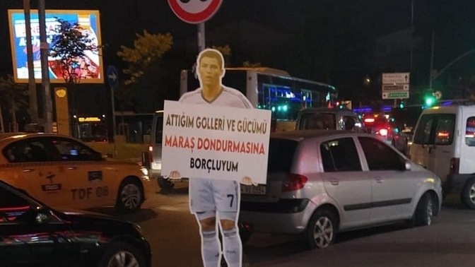 Kışın dondurma yemek normal mi, siz kışın da dondurma yer misiniz?