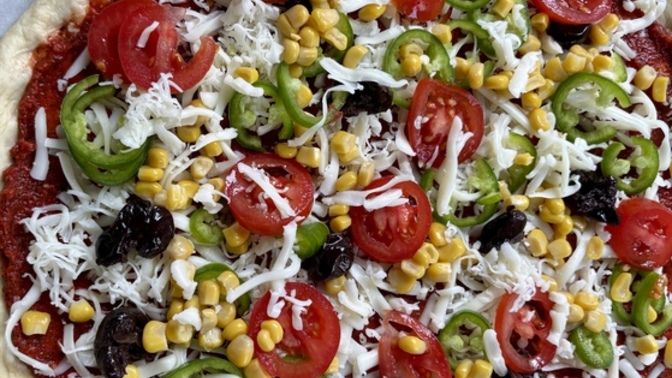 Pizza 🍕 yaptım sever misin, en çok hangi malzemeli pizza çeşidini tercih ediyorsun?