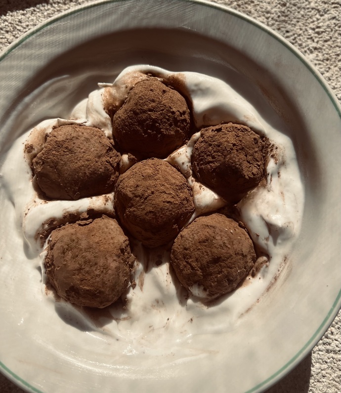 Tiramisu yaptım nasıl olmuş sizce, sunumu ve kıvamı yerinde mi?