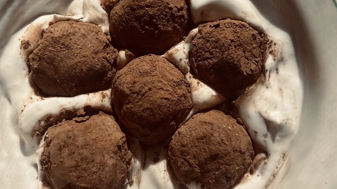 Tiramisu yaptım nasıl olmuş sizce, sunumu ve kıvamı yerinde mi?