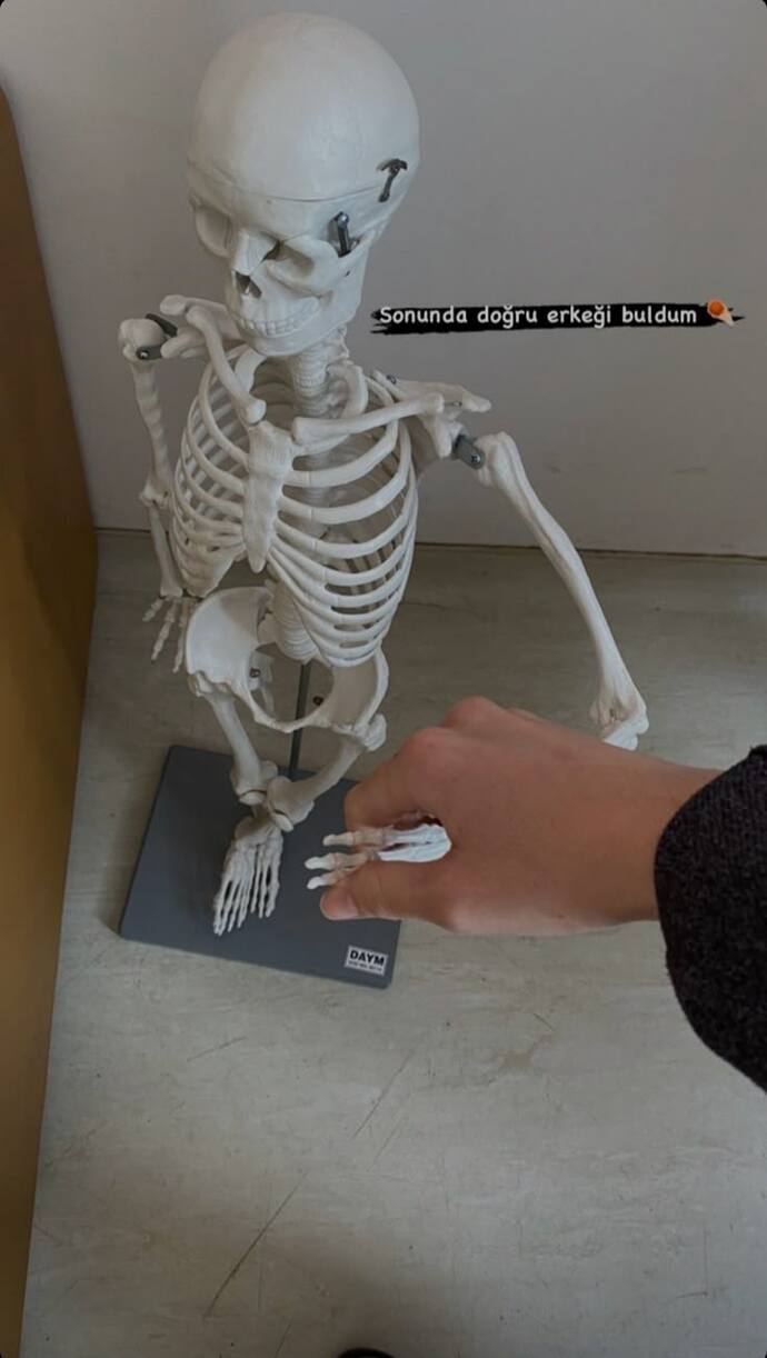 Sonun da size enişte buldum nasıl ama yakışıklı mı 😂?