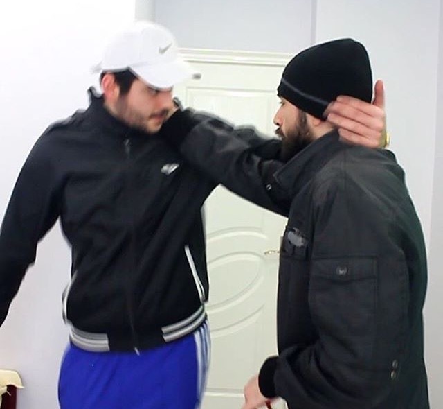 O önündekinden başka hiç olan erkekler?