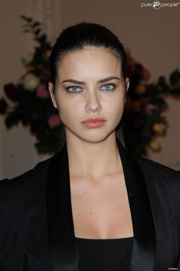 Adriana Lima fiziksel olarak çekici mi, tarzını ve stilini nasıl buluyorsunuz?