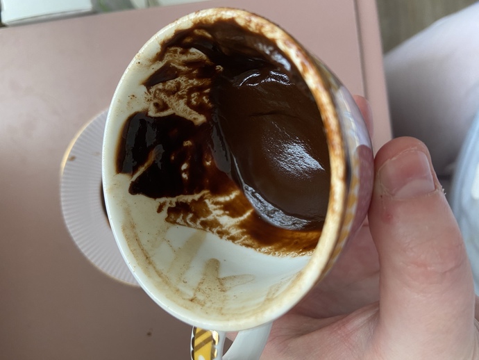 Falıma bakabilir misiniz? faldan anlayan birileri var mı?