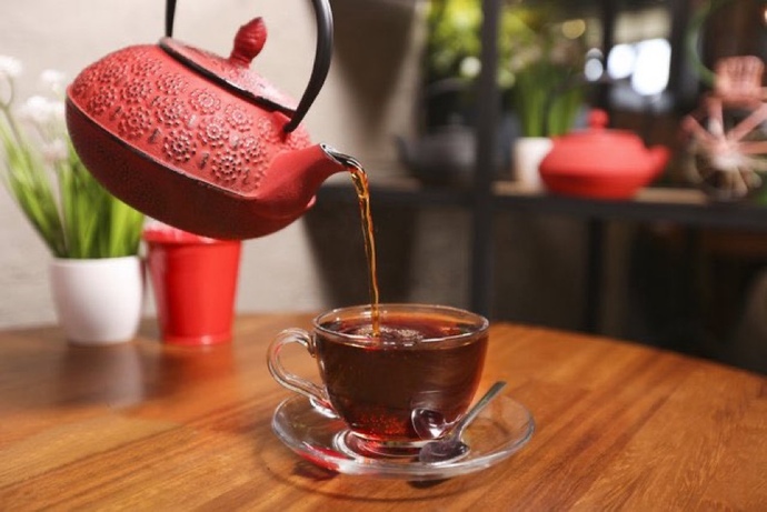 Çay sıcak suyla mı demlenir soğuk suyla mı?