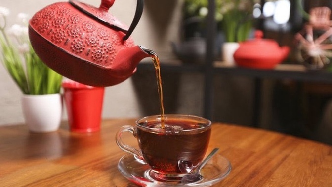 Çay sıcak suyla mı demlenir soğuk suyla mı?