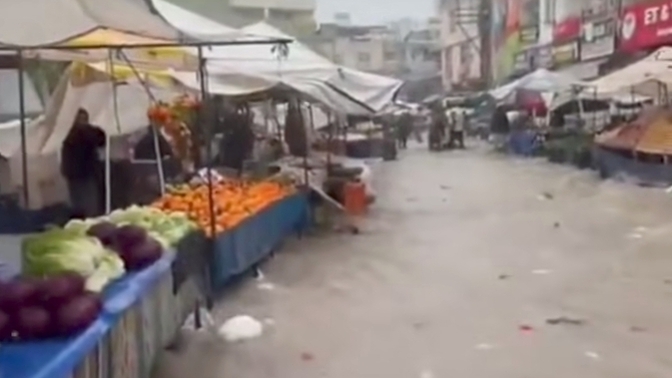 Adanayı hücre vururken dışarı çıkıp gezmek akıl işi mi?